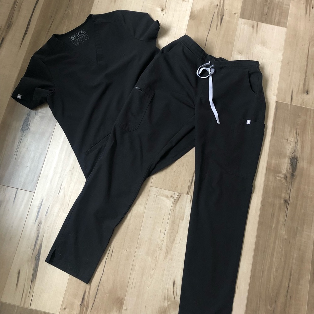 Figs Scrub Set in Black